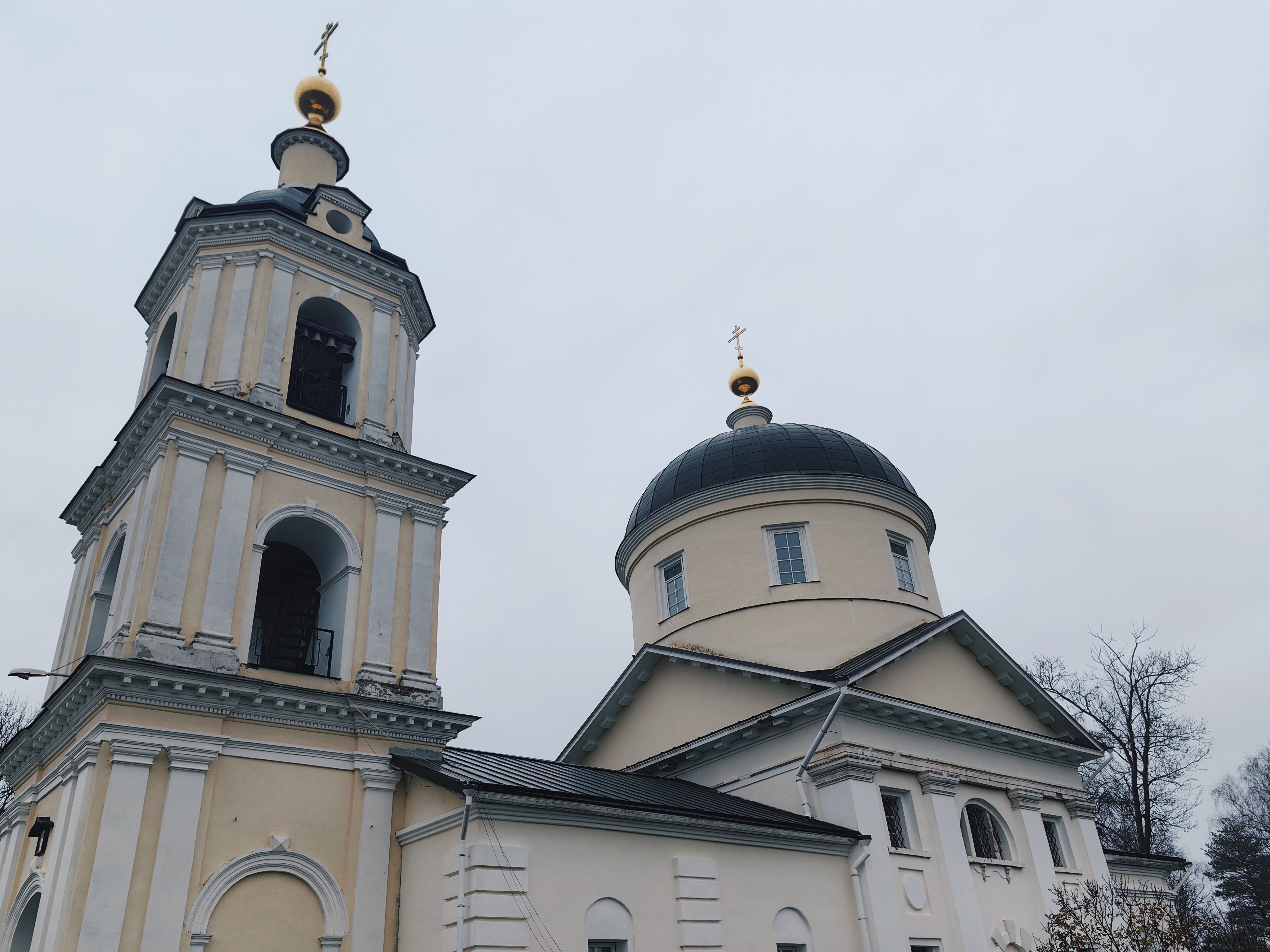 Храм снаружи